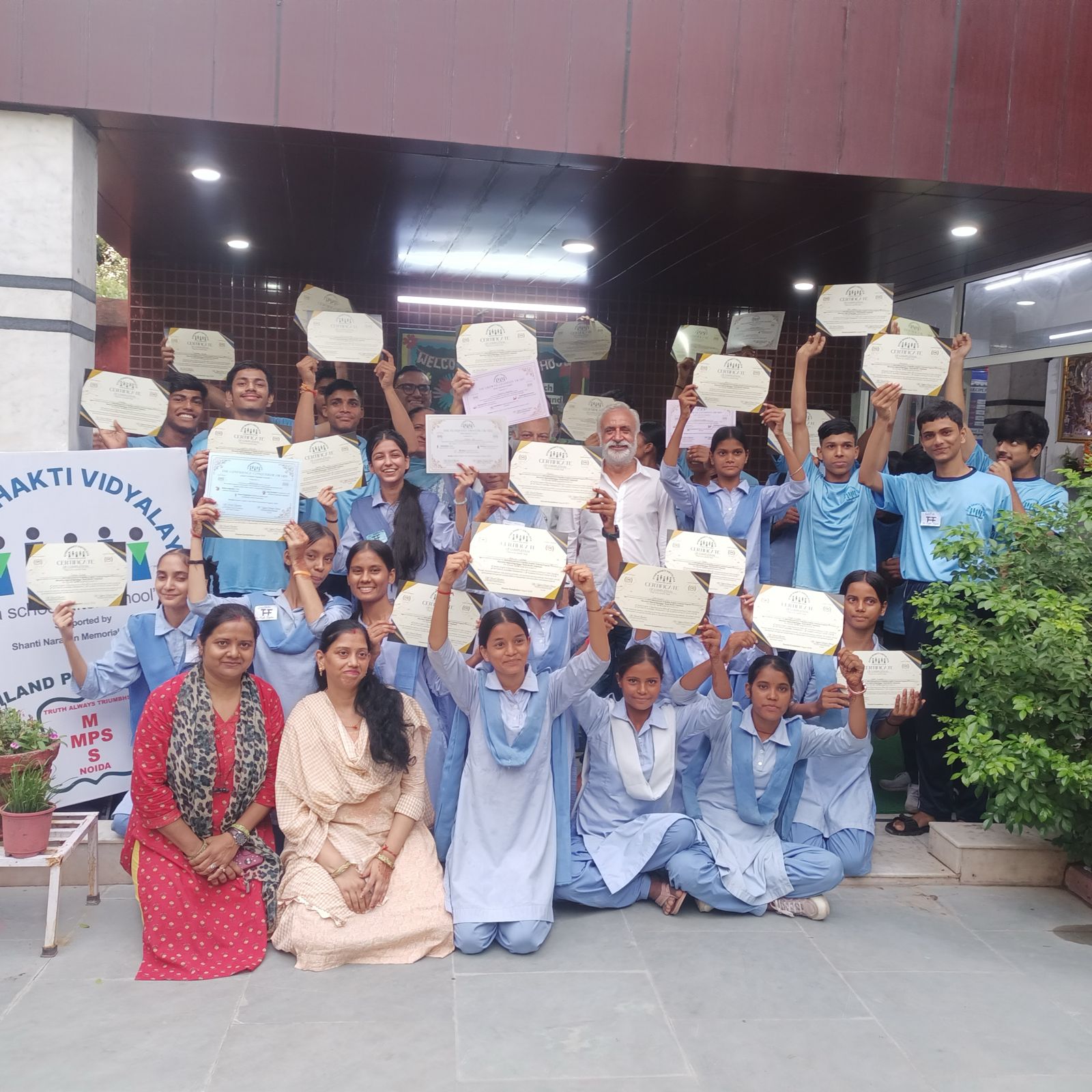 Students and mentors during a classroom program